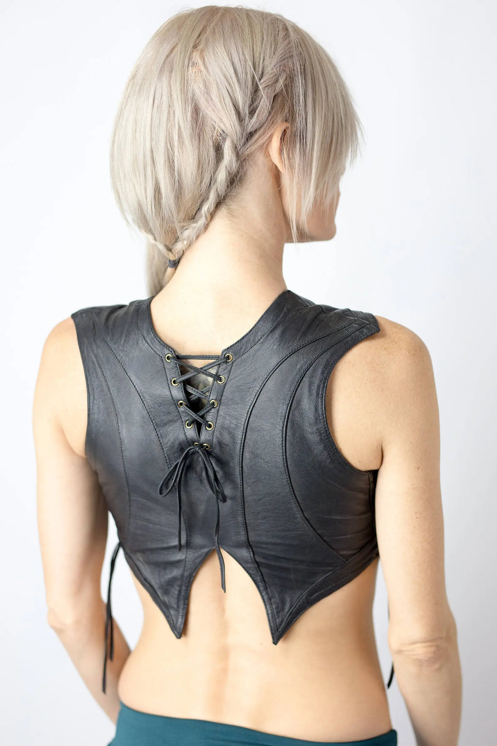 Women’s Black Leather Vest Top – Cropped Sleeveless Motorcycle Fashion Vest with Lace-Up Sides
