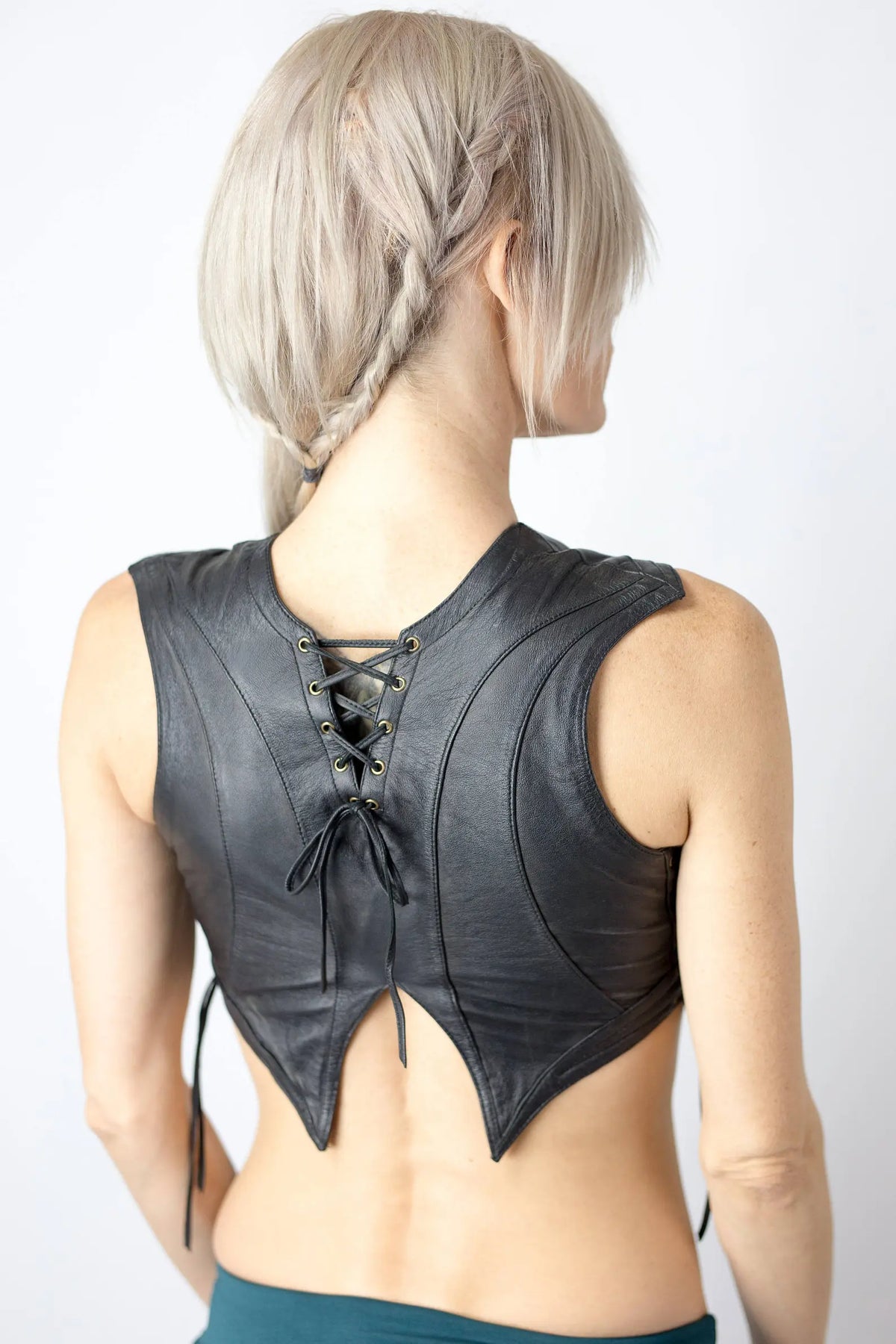 Women’s Black Leather Vest Top – Cropped Sleeveless Motorcycle Fashion Vest with Lace-Up Sides